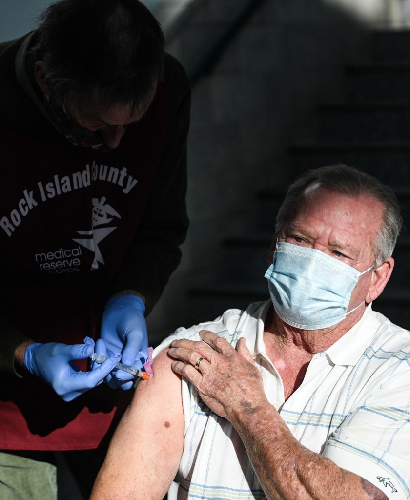 Illinois Vaccine Doses Administered Top 2 Million Amid Pandemic Progress, Positivity Rate Remains Below 3%, Hospitalizations Decrease