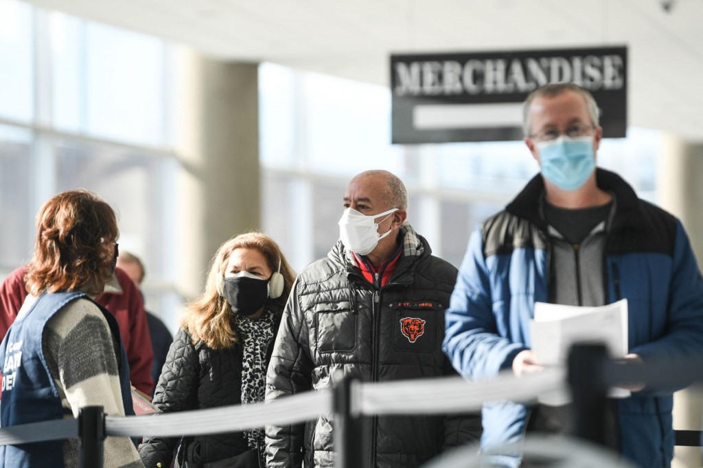 Illinois Vaccine Doses Administered Top 2 Million Amid Pandemic Progress, Positivity Rate Remains Below 3%, Hospitalizations Decrease