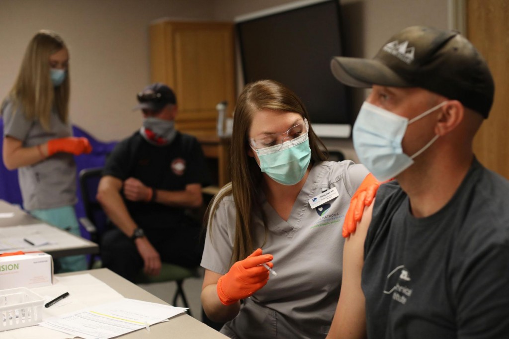 Wyoming Energy And Mining Leaders Push For Workers To Vaccinate