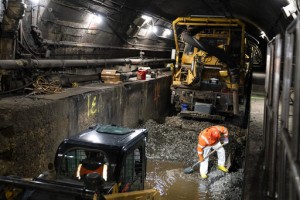 In A Leaky Underwater Rail Tunnel, Workers Race Against Time