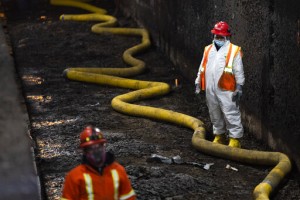In A Leaky Underwater Rail Tunnel, Workers Race Against Time
