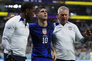 Us Beats Iran, Advances To Round Of 16 At World Cup