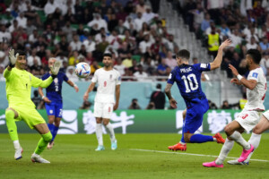 Us Beats Iran, Advances To Round Of 16 At World Cup