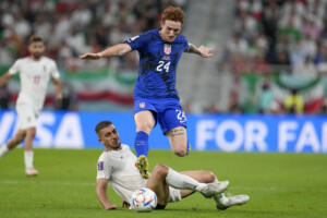 Us Beats Iran, Advances To Round Of 16 At World Cup