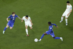 Us Beats Iran, Advances To Round Of 16 At World Cup