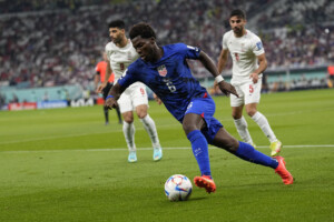 Us Beats Iran, Advances To Round Of 16 At World Cup