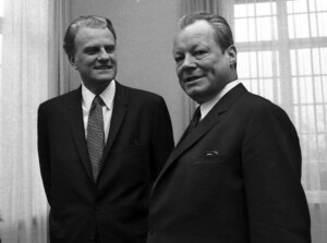 Zelenskyy, Spirit Of Ukraine Named 2022 Time Person Of The Year