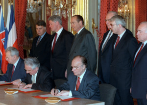 9 Killed In Army Black Hawk Helicopter Crash In Kentucky. Live Updates.