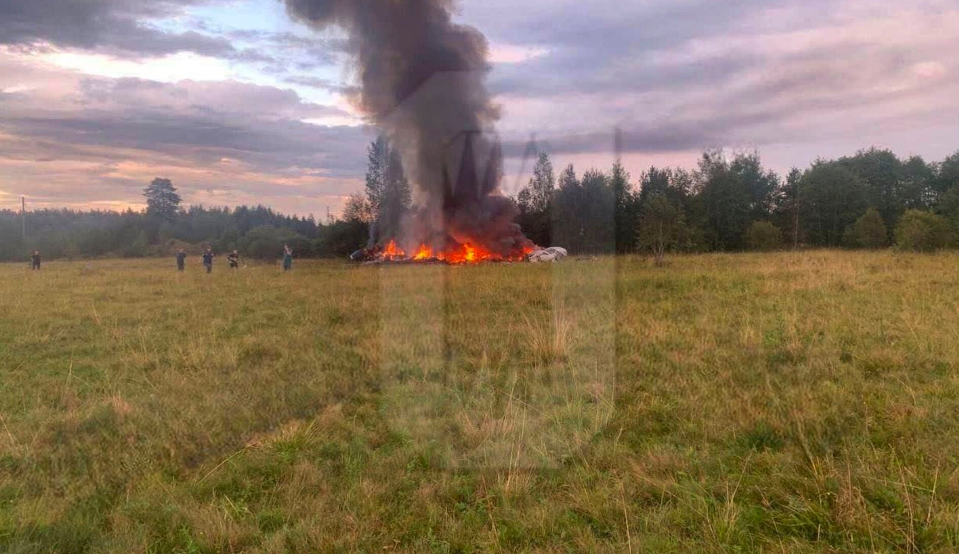 <p>This image released by Ostorozhno Novosti on Wednesday, Aug. 23, 2023, shows the crash site of a private jet near the village of Kuzhenkino, Tver Region. Officials say a private jet has crashed over Russia, killing all 10 people on board. Mercenary chief Yevgeny Prigozhin was on the passenger list, but it wasn't immediately clear if he was on board. (Ostorozhno Novosti via AP)</p>