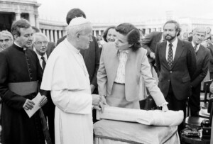 Dianne Feinstein, Centrist Democrat Who Served As California Senator Since 1992, Dies At 90