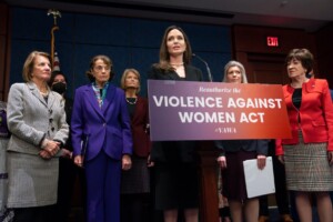 Dianne Feinstein, Centrist Democrat Who Served As California Senator Since 1992, Dies At 90