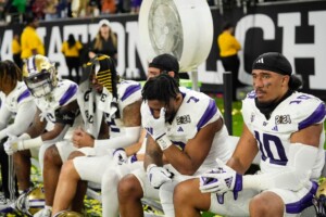 Michigan Completes Undefeated Season With 34 13 College Football Playoff Championship Game Victory Over Washington