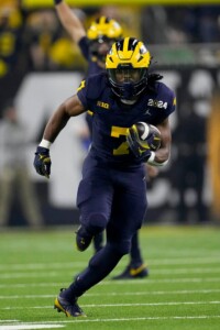 Michigan Completes Undefeated Season With 34 13 College Football Playoff Championship Game Victory Over Washington