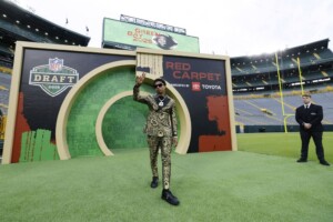 Miami Quarterback Cam Ward Goes No. 1 Overall In Nfl Draft To Titans