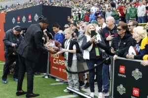 Miami Quarterback Cam Ward Goes No. 1 Overall In Nfl Draft To Titans