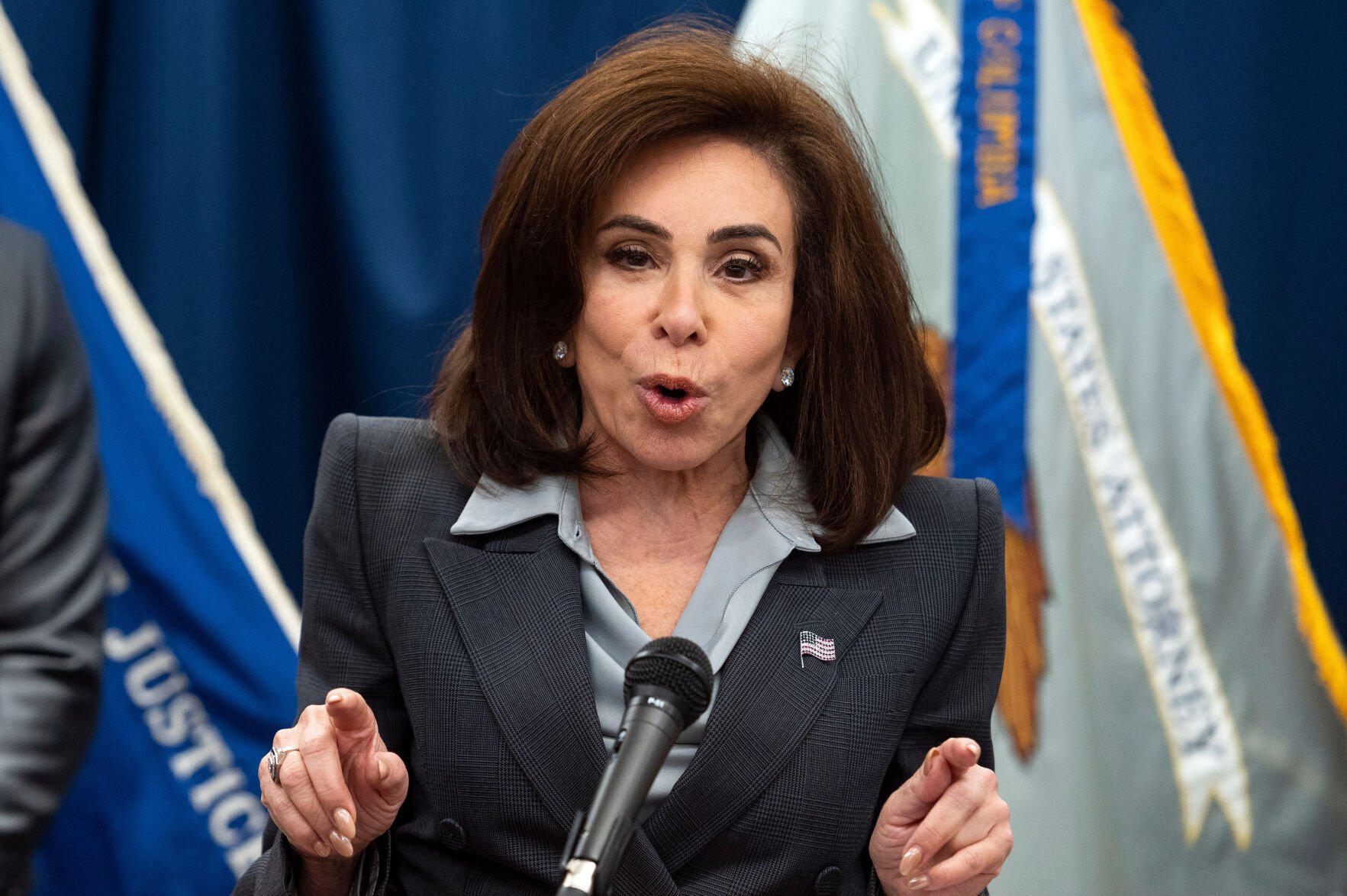 <p>Pirro</p>