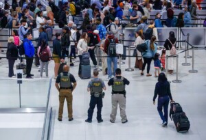 Trump Says He’ll Sign Order To Pay Tsa Agents As Congress Struggles To Reach Funding Deal