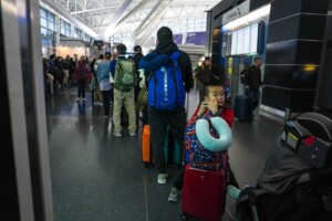 Trump Says He’ll Sign Order To Pay Tsa Agents As Congress Struggles To Reach Funding Deal