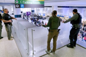Trump Says He’ll Sign Order To Pay Tsa Agents As Congress Struggles To Reach Funding Deal