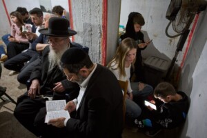 Us Military Refueling Plane Goes Down In Iraq; 4 Dead As Rescue Efforts Continue