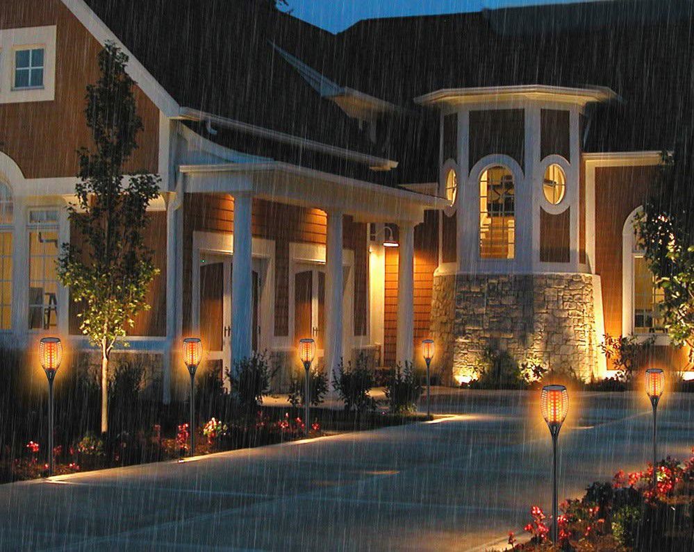 People Are Loving These Flameless Solar Torch Lights