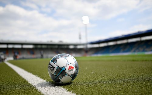 Amateur Football Team Loses 37 0 After Practicing Social Distancing During Game