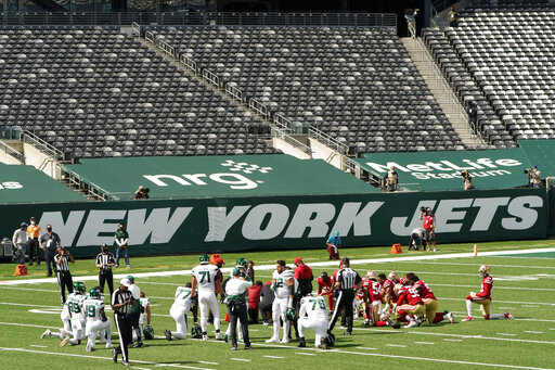 49ers Complain About Playing Surface At Metlife Stadium