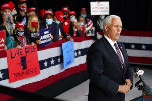Pence’s Airplane Returns To Airport After Striking Bird