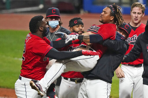 Ramírez, Indians Clinch Playoff Spot With 5 3 Win Over Wsox