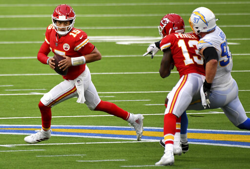 Patrick Mahomes Shows Off His Scrambling Ability