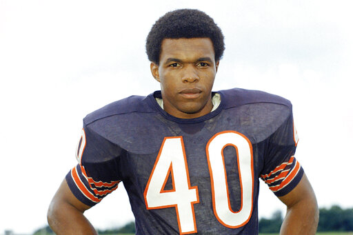 Gale Sayers, Bears Hall Of Fame Running Back, Dies At 77