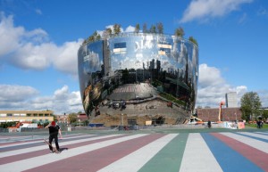 Mirrored Depot Will Open Dutch Museum’s Storage To Public