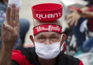 Thai Lawmakers Put Off Vote On Constitutional Amendments