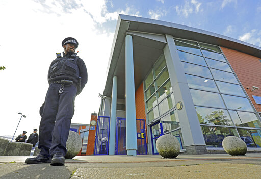 London Officer Shot Dead While Detaining Suspect At Station