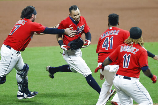Indians Rally For 4 3 Win, Keep Al Central Title Hopes Alive