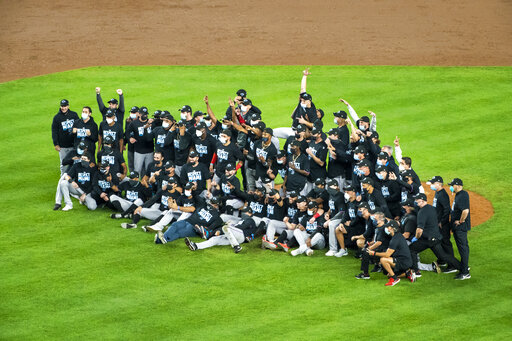 Leading Off: 3 Nl Playoff Spots Still Open With 2 Days Left