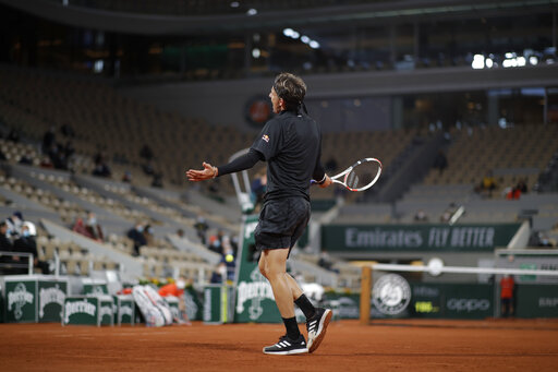 Thiem Right At Home In 1st Round Win At A Chilly French Open