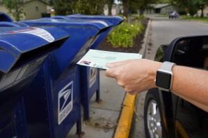 Us Judge Orders Stop To Postal Service Cuts, Echoing Others