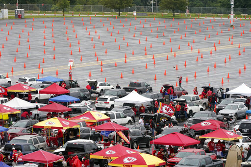 The Latest: Fans Arriving For First Game Of Nfl Season