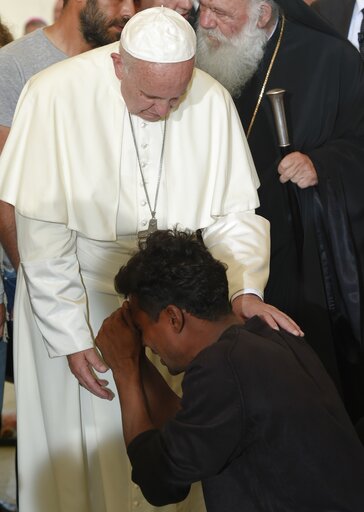 Greek Leader Calls For Greater Eu Involvement On Migration