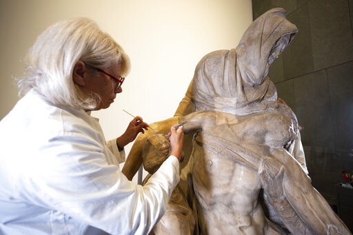 Restorers Uncover New Details In A Michelangelo Pieta
