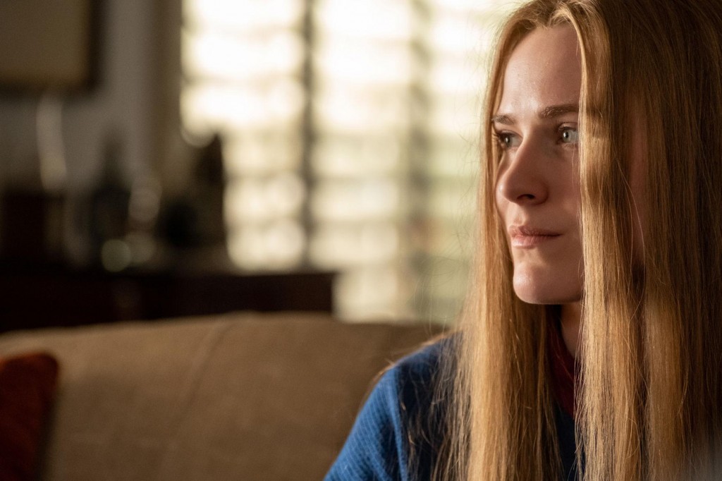 Review: ‘kajillionaire’ Comes To Life With Gina Rodriguez