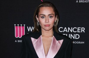 Miley Cyrus: Dolly Parton Contacts Me By Fax