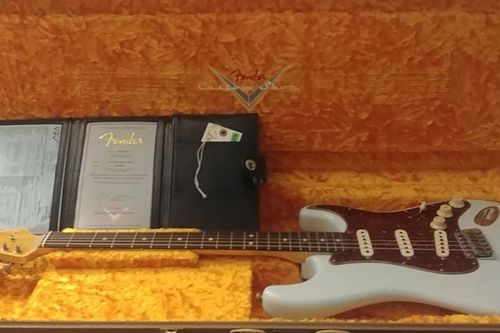 A Passerby Smashed Up A Busker’s Guitar — So Jack White Bought Him A New One