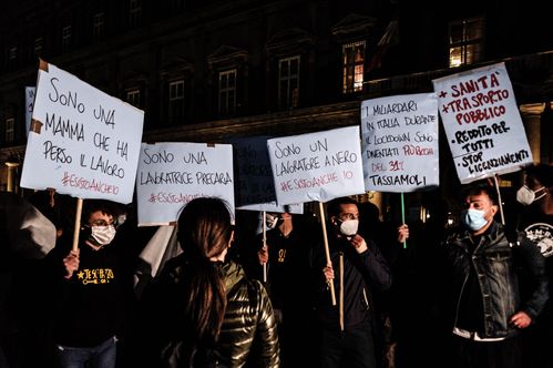 Protesters Clash With Police In Northern Italy As Anger Mounts Over Covid 19 Restrictions