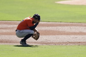 Altuve’s 2 Early Throwing Errors Doom Astros In Alcs Game 2