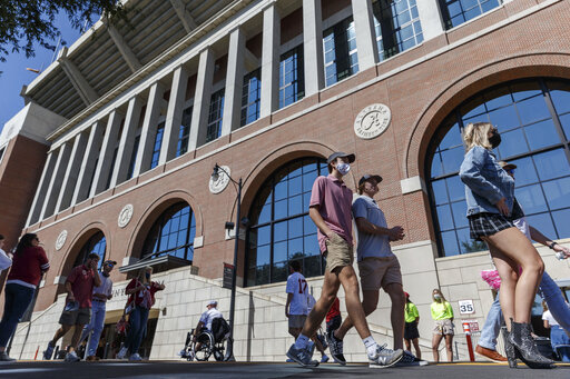 Jones Throws Deep, No. 2 Alabama Tops No. 13 Texas A&m 52 24