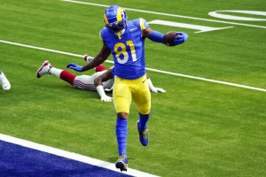Rams Hold Off Giants 17 9; Ramsey, Tate Fight After Game