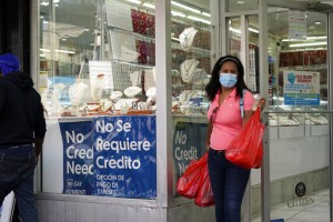 Consumer Spending Gains Slows To 1% In August