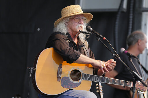 Arlo Guthrie, Citing Health, Says He’s Retired From Touring